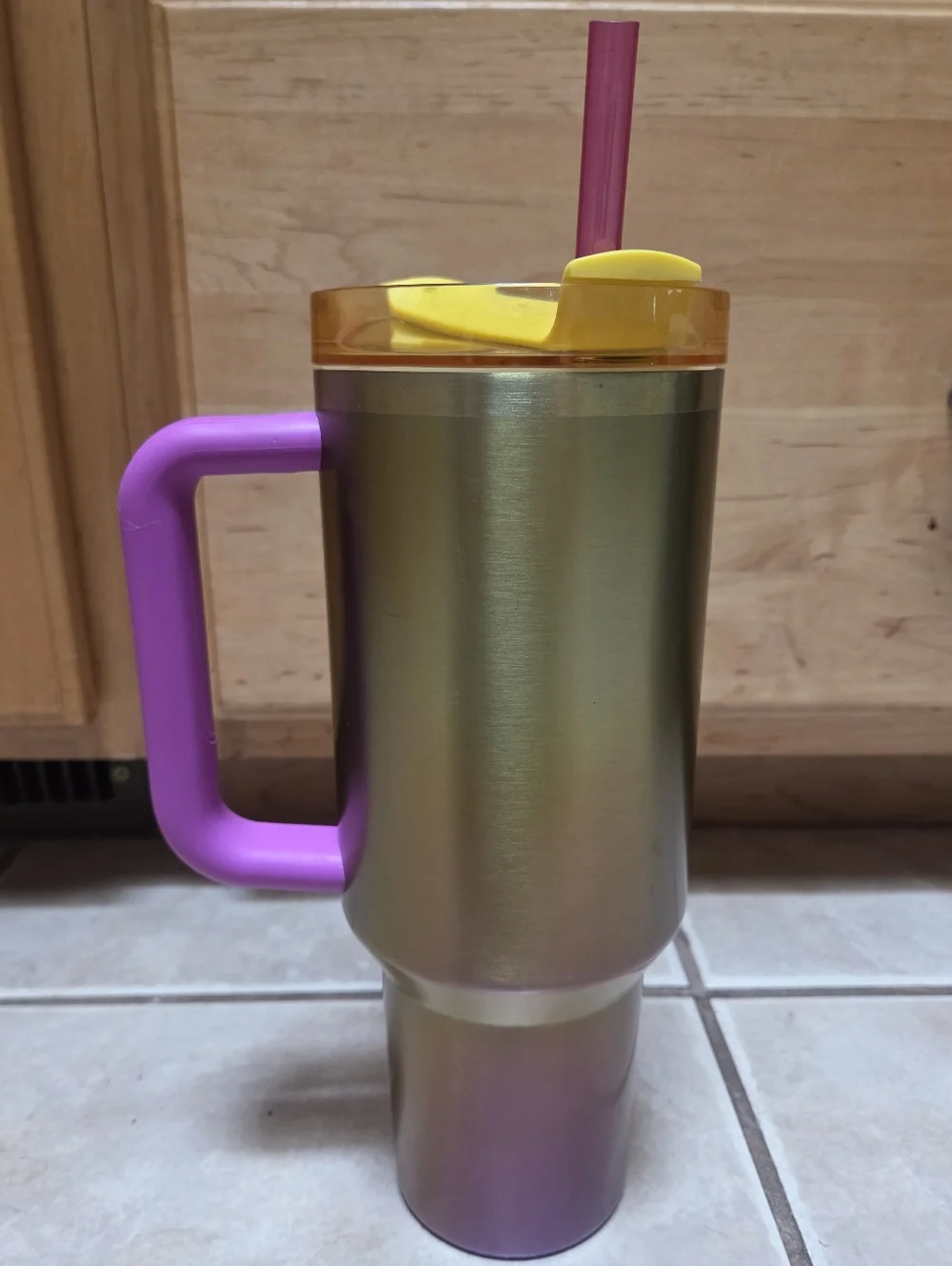 Stanley x Starbucks Iridescent Sunset Gradient Travel Tumbler with Pink Handle - Picture 3 of 4